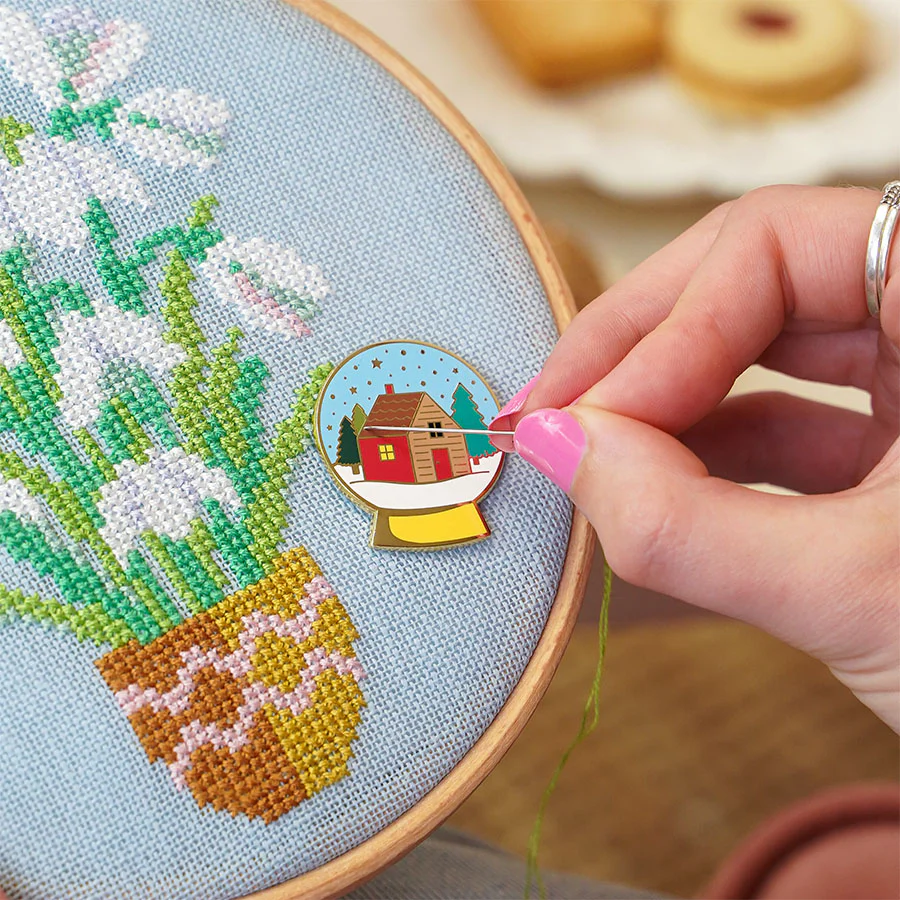 Needle Minder - Snow Globe - Image 2